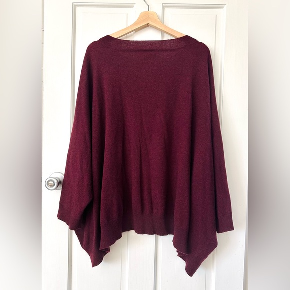 L.L. Bean Signature Cashmere Burgundy Batwing Sweater Poncho Size XS/S - Picture 2 of 10